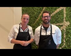 Descubre el delicioso sabor del mejillón con papas fritas en un restaurante belga: una experiencia gastronómica imperdible en tu viaje de turismo